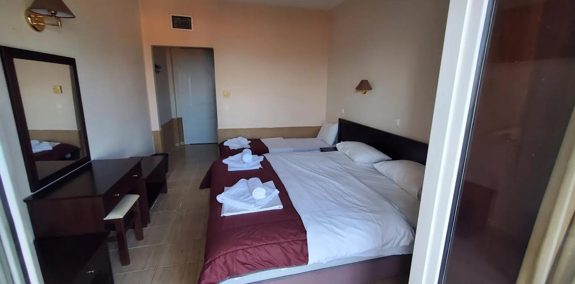 Hotel Paradise Κρυοπηγή 3*,