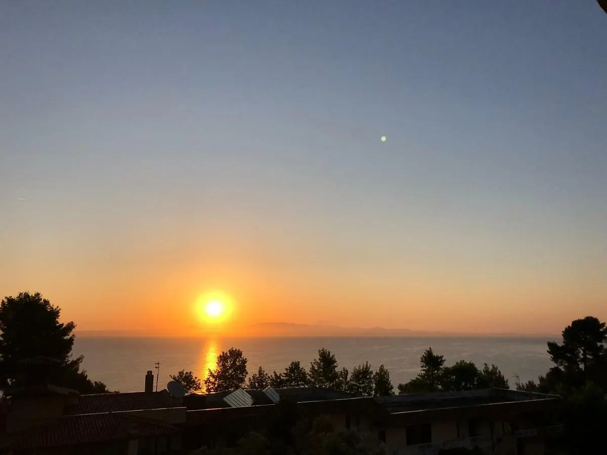 Hotel Paradise Κρυοπηγή