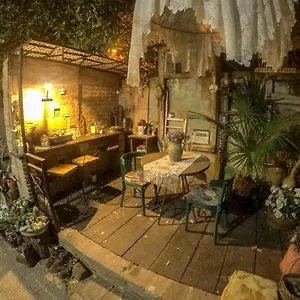 Nona's Tiflis